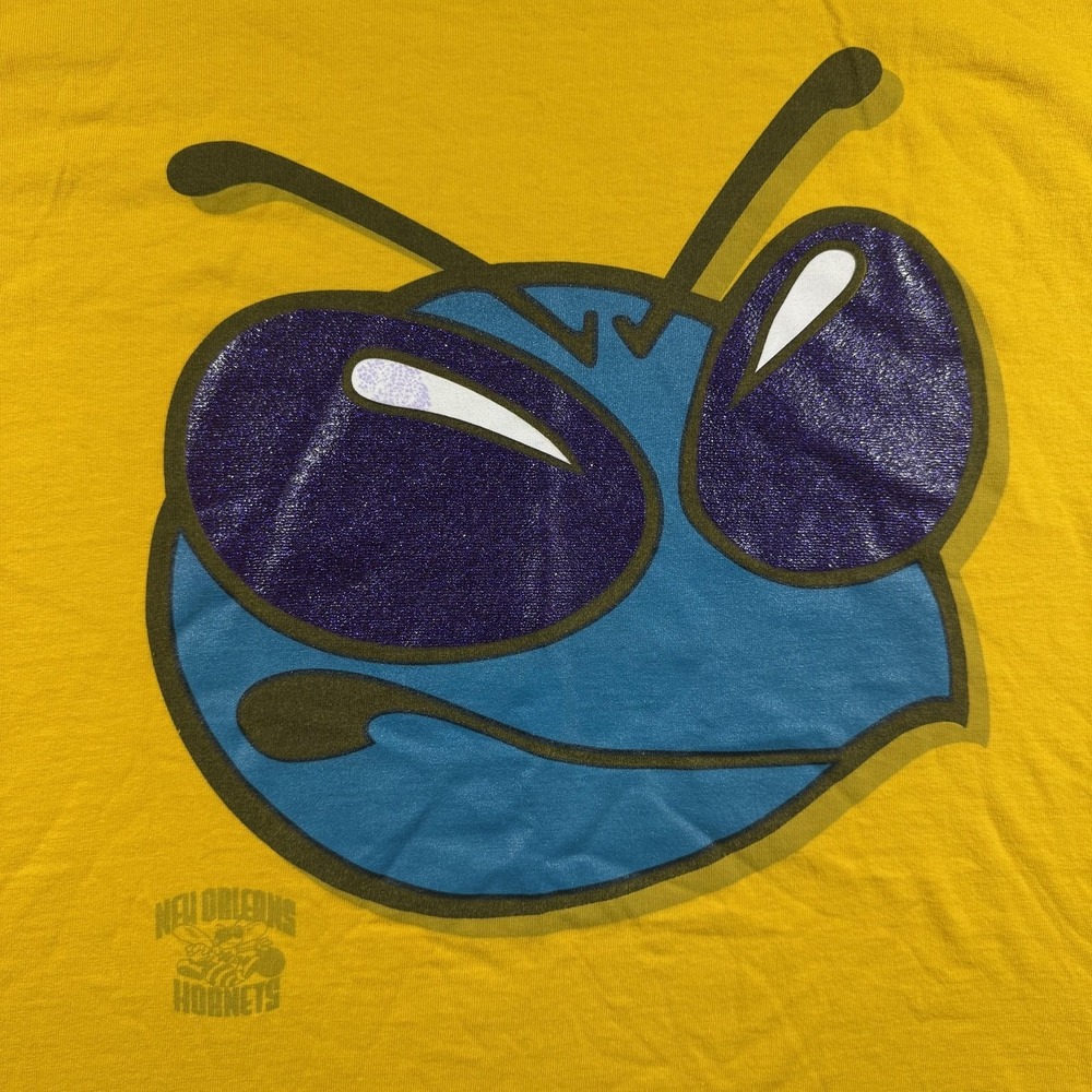 New Orleans Hornets Shirt Mens Large Yellow NBA Basketball UNK Graphic Tee